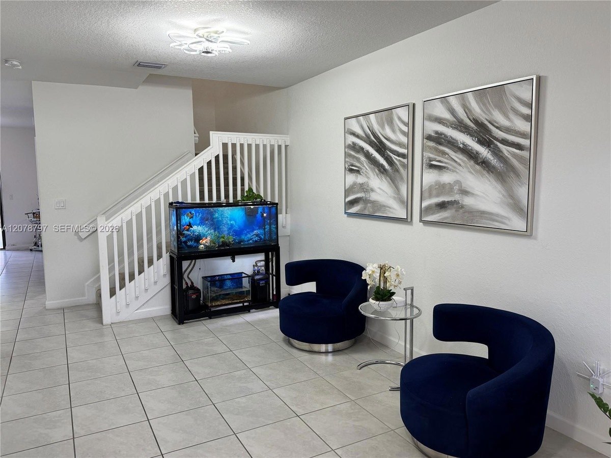 23461 SW 129th Pl, photo 2 of 7