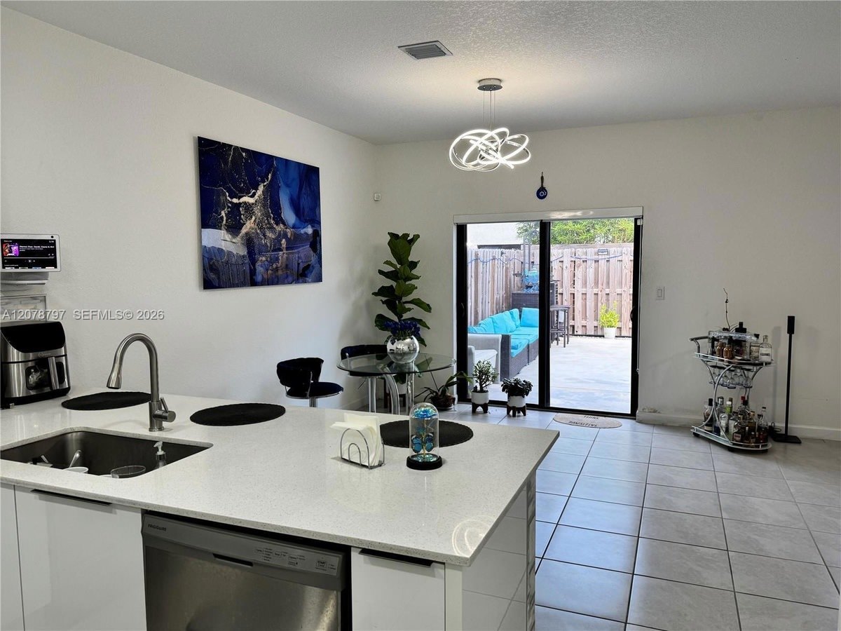 23461 SW 129th Pl, photo 5 of 7